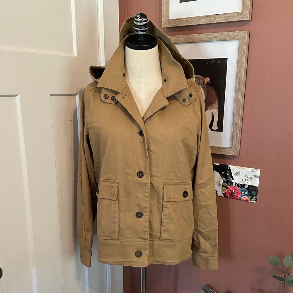 NWOT Orvis Women's Utility Trench pockets hooded lined S Tan button up jacket
